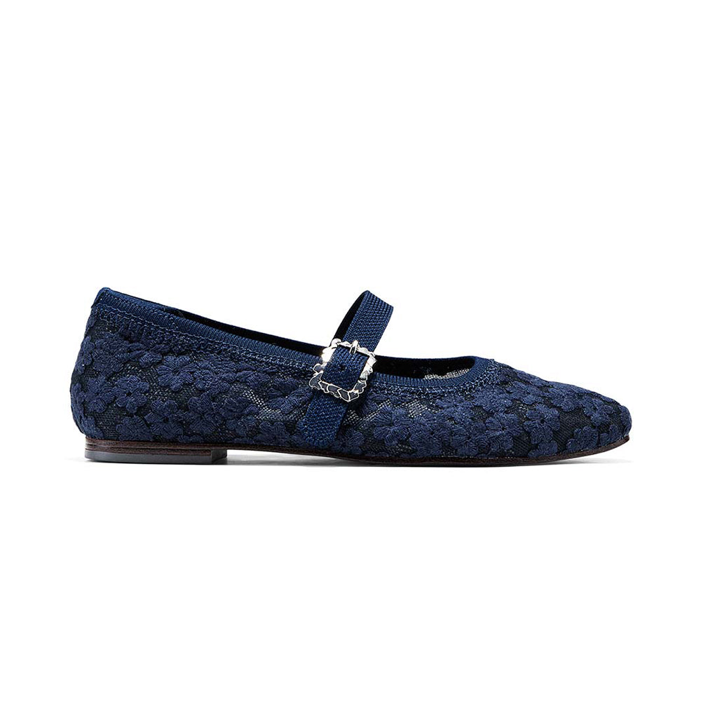 Modern Comfort Cleo Snip - Cute 'N Chic