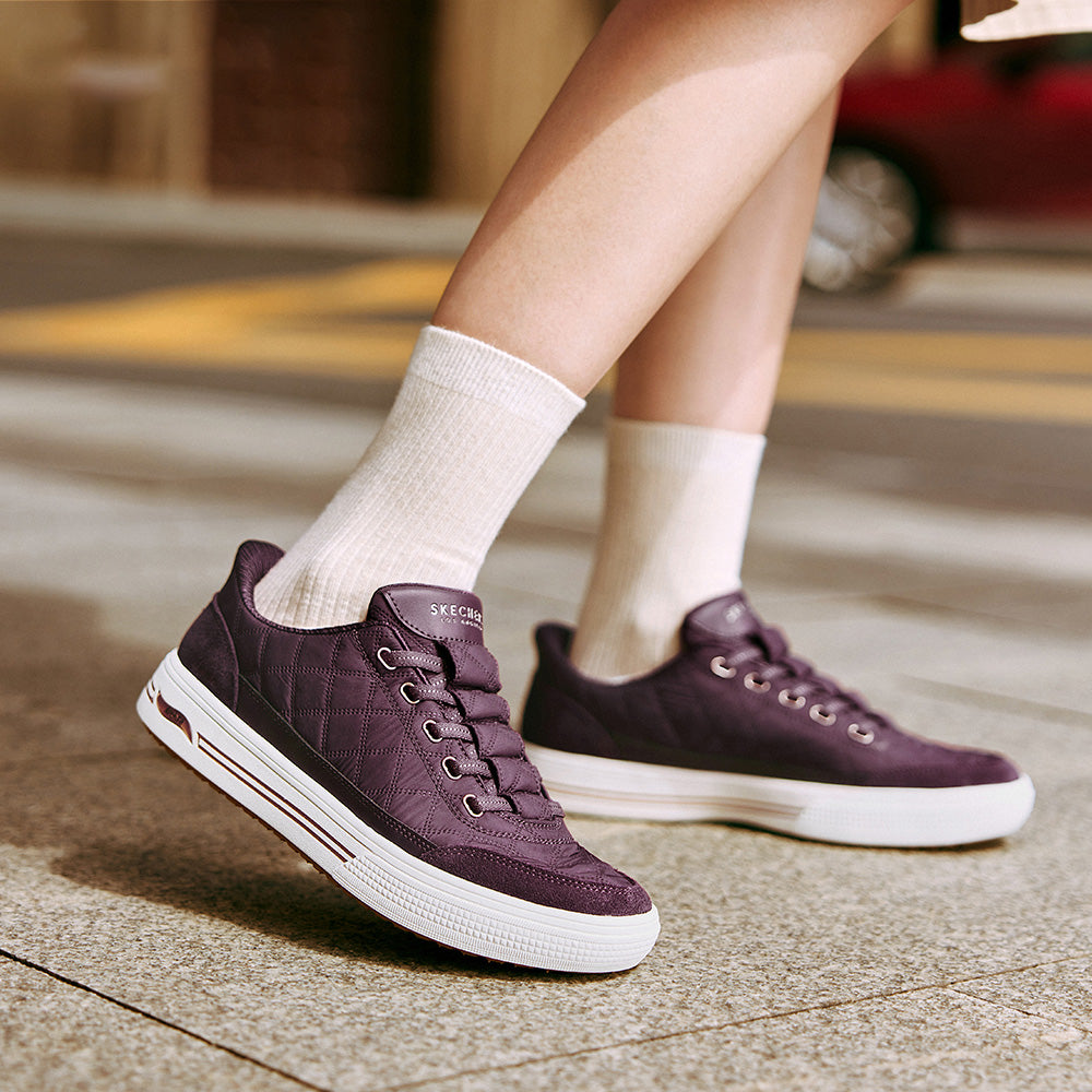 Street Arch Fit Arcade - Cozy Fit Cuddle Steps